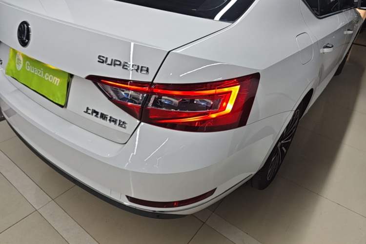 Used Skoda Superb 2018 TSI330 DSG Comfort Edition China V Standard Right Rear Taillight