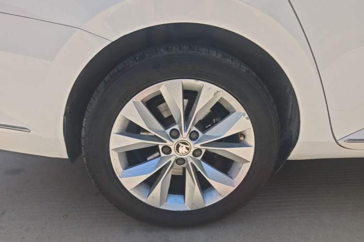 Used Skoda Superb 2018 TSI330 DSG Comfort Edition China V Standard Right Rear Wheel Hub