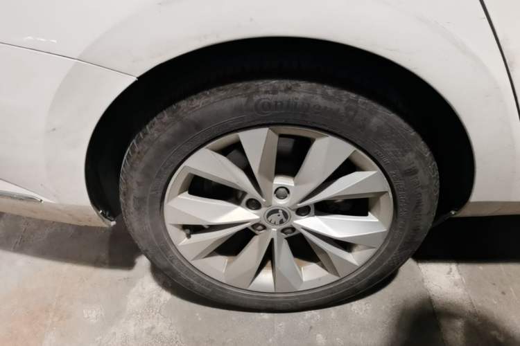Used Skoda Superb 2018 TSI280 DSG Comfort Edition China V Standard Right Rear Wheel Hub