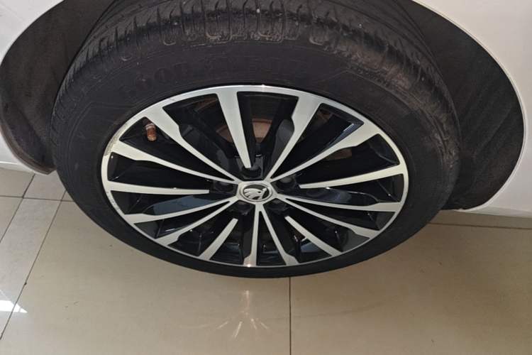 Used Skoda Superb 2018 TSI330 DSG Comfort Edition China V Standard Right Rear Wheel Hub