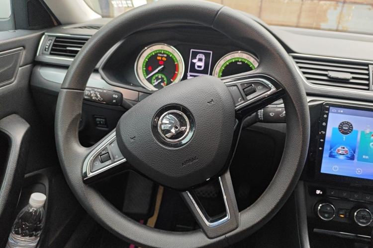 Used Skoda Superb 2018 TSI330 DSG Comfort Edition China V Standard Steering Wheel