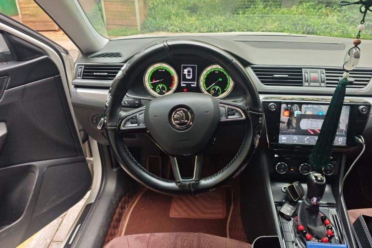 Used Skoda Superb 2018 TSI330 DSG Comfort Edition China V Standard Steering Wheel