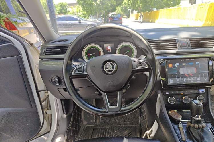 Used Skoda Superb 2018 TSI330 DSG Luxury Edition China V Standard Steering Wheel