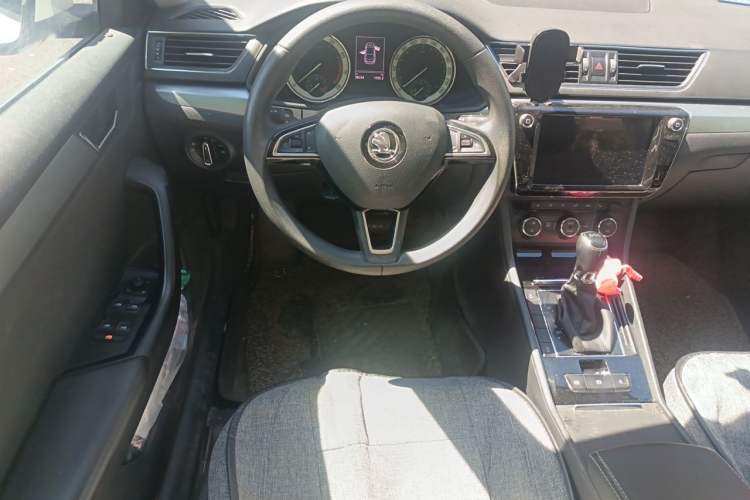 Used Skoda Superb 2018 TSI330 DSG Comfort Edition China V Standard Steering Wheel