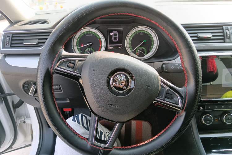 Used Skoda Superb 2018 TSI330 DSG Comfort Edition China VI Standard Steering Wheel