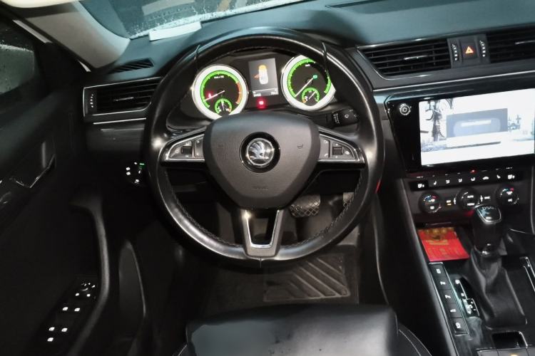Used Skoda Superb 2018 TSI330 DSG Luxury Edition China V Standard Steering Wheel