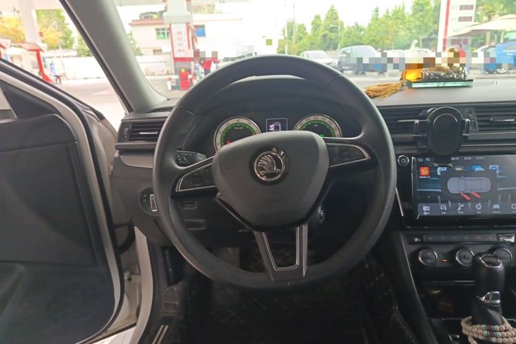 Used Skoda Superb 2018 TSI330 DSG Comfort Edition China V Standard Steering Wheel