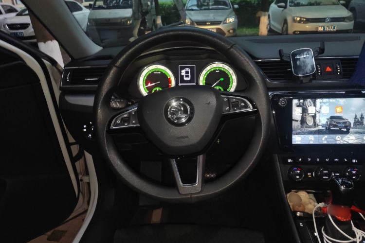 Used Skoda Superb 2018 TSI280 DSG Comfort Edition China V Standard Steering Wheel