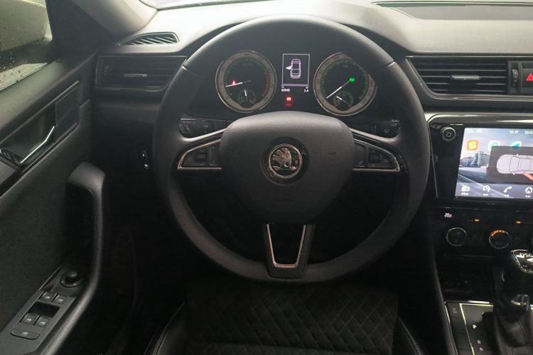 Used Skoda Superb 2018 TSI330 DSG Comfort Edition China V Standard Steering Wheel