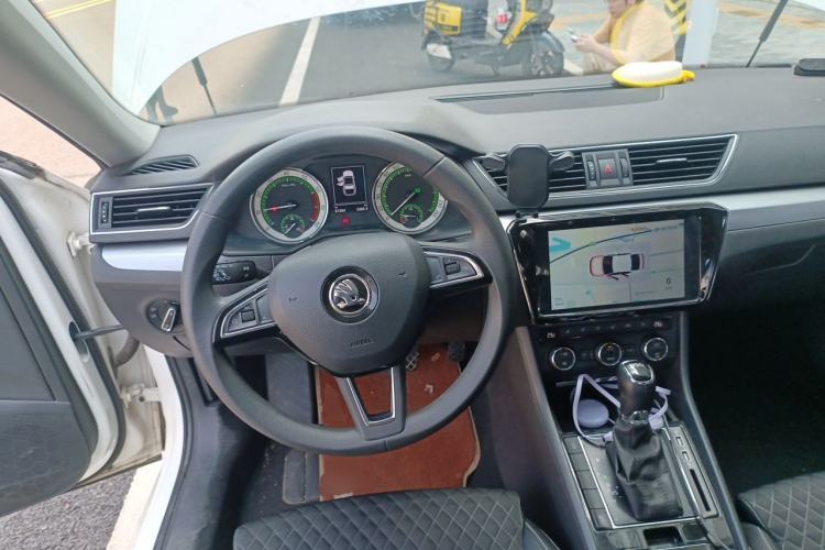 Used Skoda Superb 2018 TSI330 DSG Comfort Edition China VI Standard Steering Wheel