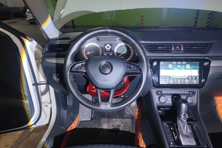 Used Skoda Superb 2018 TSI330 DSG Comfort Edition China V Standard Steering Wheel