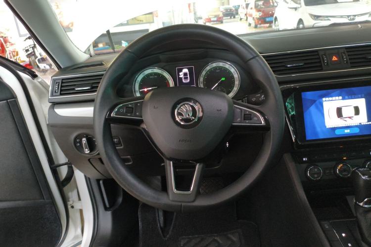 Used Skoda Superb 2018 TSI330 DSG Comfort Edition China V Standard Steering Wheel