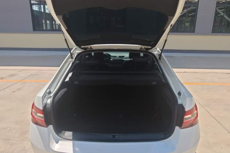 Used Skoda Superb 2018 TSI330 DSG Comfort Edition China V Standard Trunk