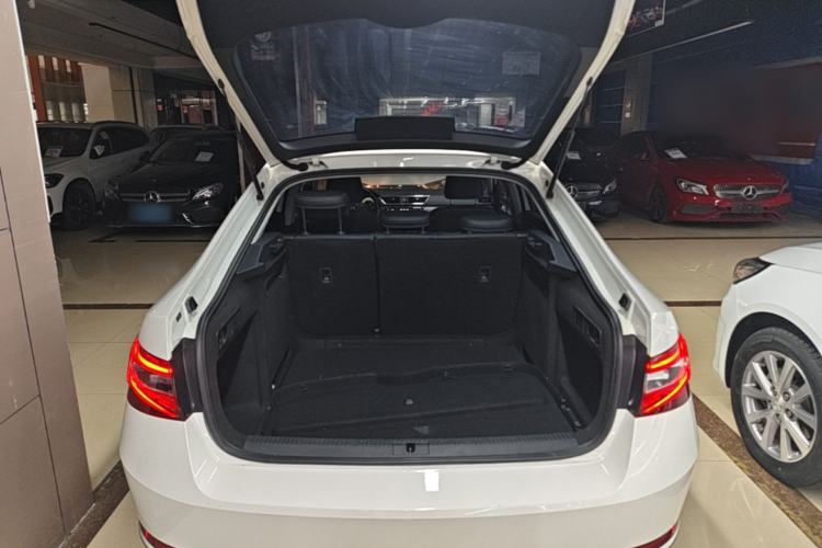 Used Skoda Superb 2018 TSI330 DSG Comfort Edition China V Standard Trunk