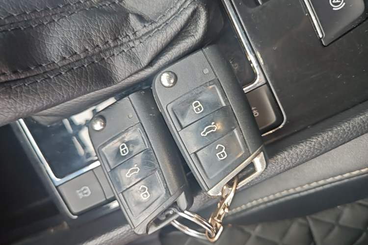 Used Skoda Superb 2018 TSI280 DSG Comfort Edition China VI Standard Vehicle Key
