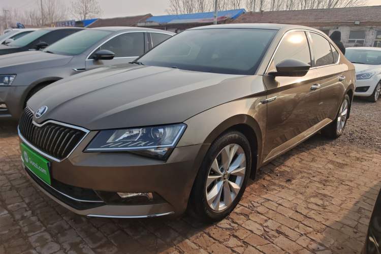 Ojetý Skoda Superb 2018 TSI330 DSG Comfort Edition China V Standard Guazi used car, China used car export, Used car for sale, Used cars, Cheapest cars for sale