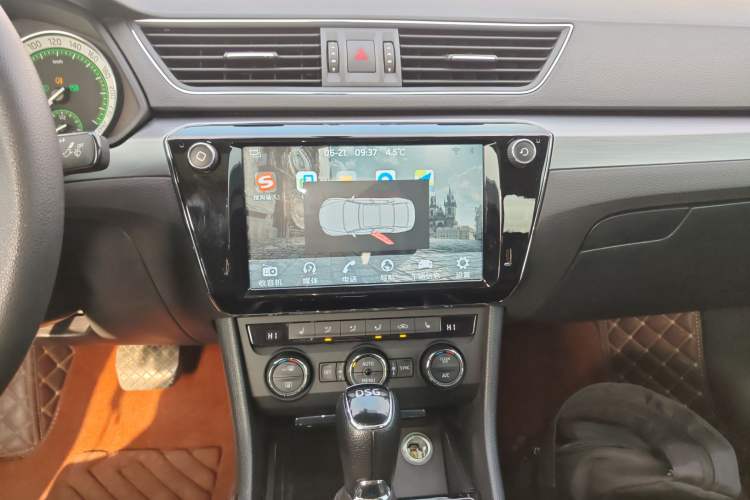 Used Skoda Superb 2018 TSI330 DSG Comfort Edition China V Standard Audio And AC Panel