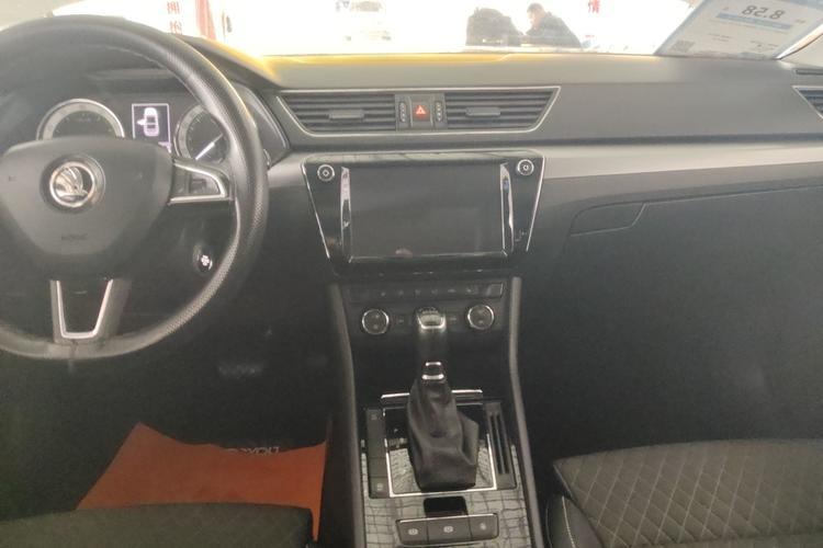 Used Skoda Superb 2018 TSI280 DSG Comfort Edition China V Standard Audio And AC Panel