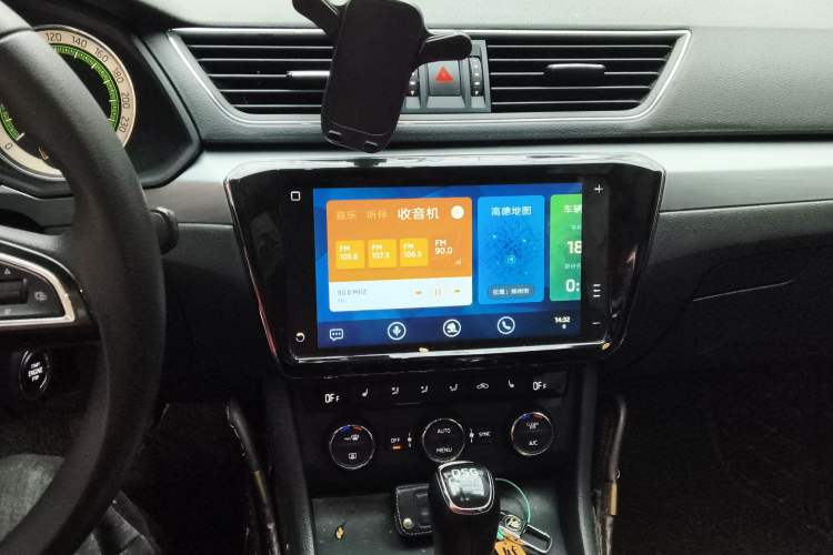 Used Skoda Superb 2018 TSI280 DSG Comfort Edition China V Standard Audio And AC Panel