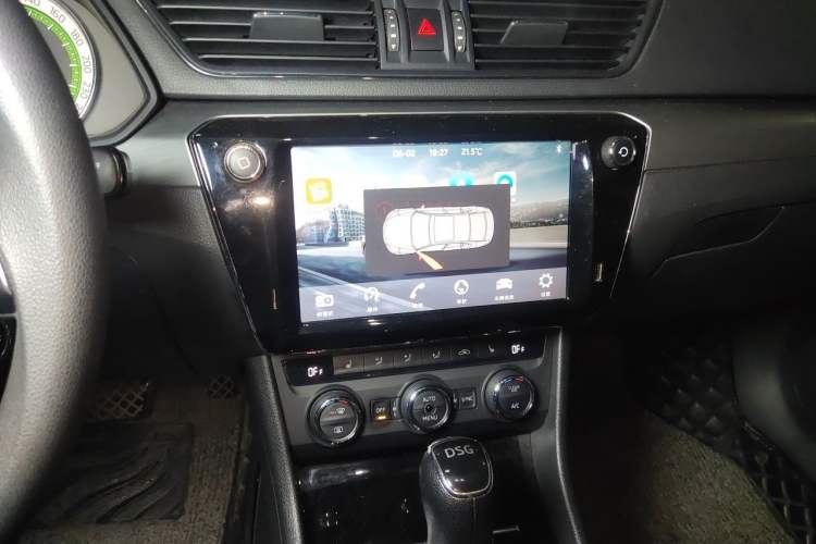Used Skoda Superb 2018 TSI280 DSG Comfort Edition China V Standard Audio And AC Panel