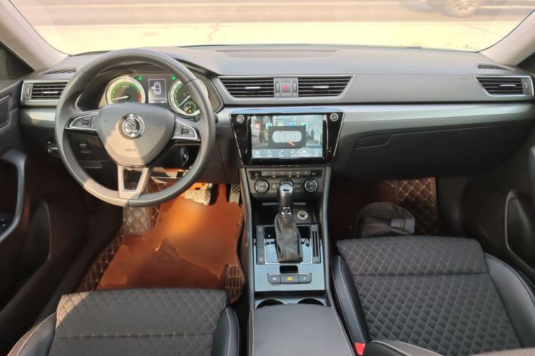 Used Skoda Superb 2018 TSI330 DSG Comfort Edition China V Standard Center Console