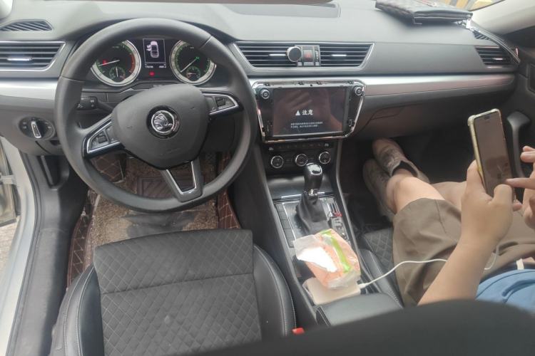 Used Skoda Superb 2018 TSI280 DSG Comfort Edition China V Standard Center Console