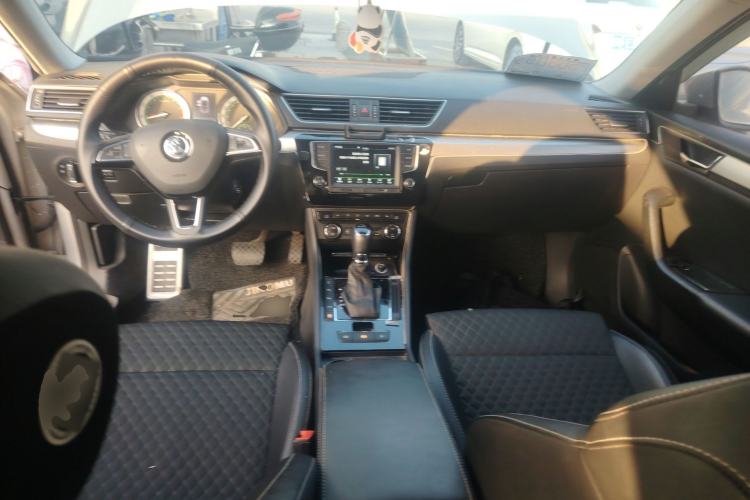 Used Skoda Superb 2018 TSI330 DSG Comfort Edition China V Standard Center Console