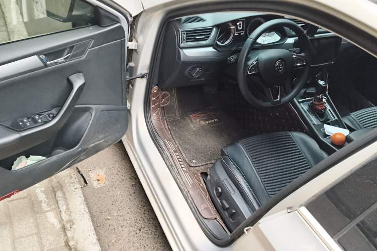 Used Skoda Superb 2018 TSI280 DSG Comfort Edition China V Standard Driver Seat