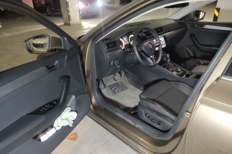 Used Skoda Superb 2018 TSI280 DSG Comfort Edition China V Standard Driver Seat