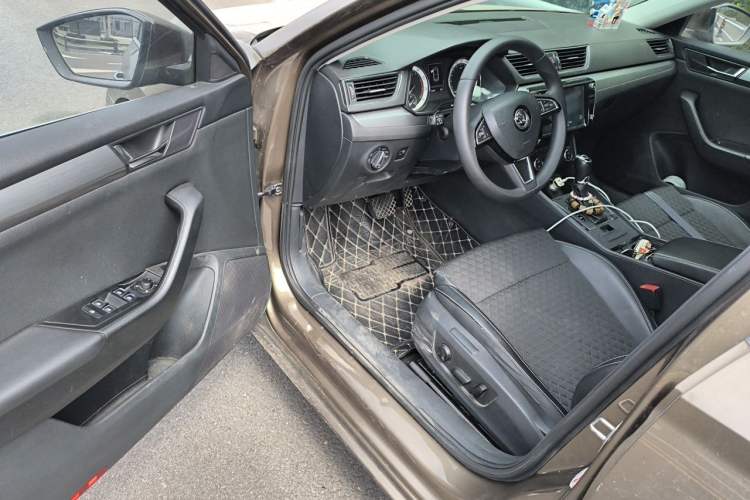 Used Skoda Superb 2018 TSI280 DSG Comfort Edition China V Standard Driver Seat