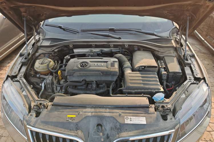 Used Skoda Superb 2018 TSI330 DSG Comfort Edition China V Standard Engine Bay
