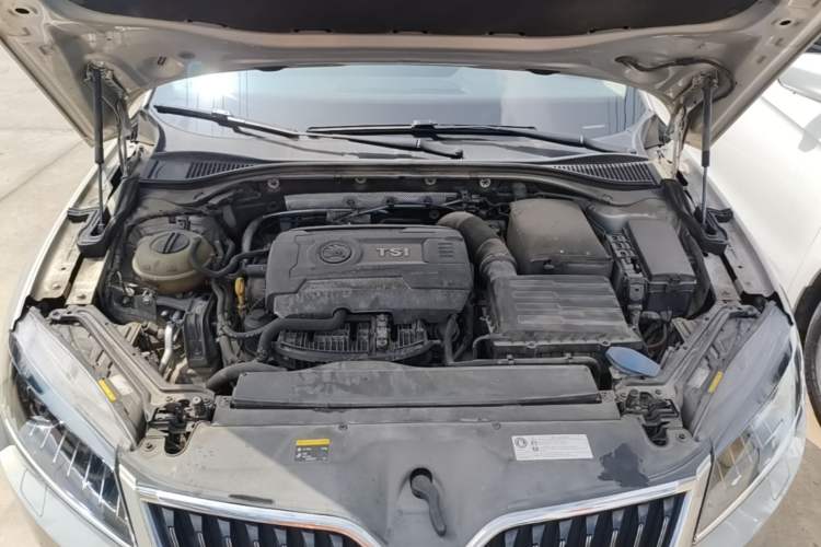 Used Skoda Superb 2018 TSI330 DSG Luxury Edition China V Standard Engine Bay