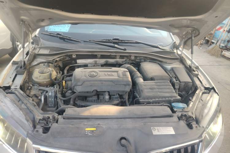 Used Skoda Superb 2018 TSI330 DSG Comfort Edition China V Standard Engine Bay