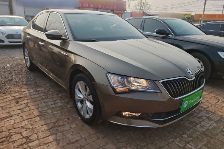 Used Skoda Superb 2018 TSI330 DSG Comfort Edition China V Standard Front Right 45 Deg