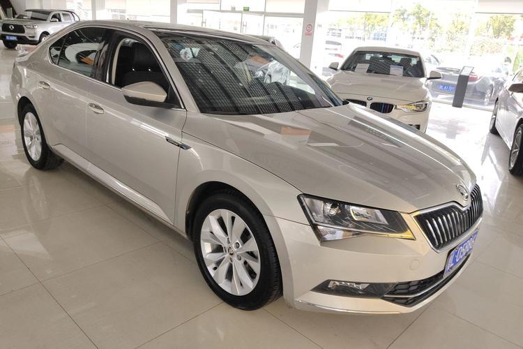 Used Skoda Superb 2018 TSI280 DSG Comfort Edition China V Standard Front Right 45 Deg
