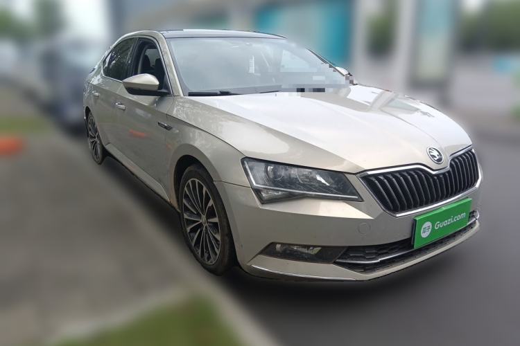 Used Skoda Superb 2018 TSI280 DSG Comfort Edition China V Standard Front Right 45 Deg