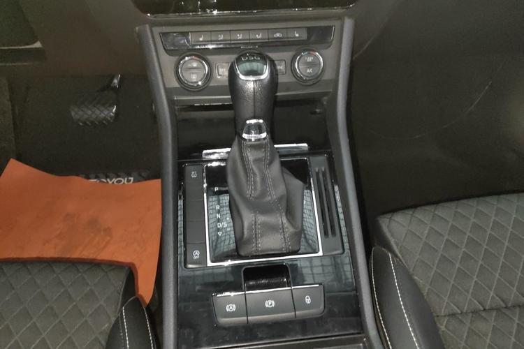 Used Skoda Superb 2018 TSI280 DSG Comfort Edition China V Standard Gear Lever