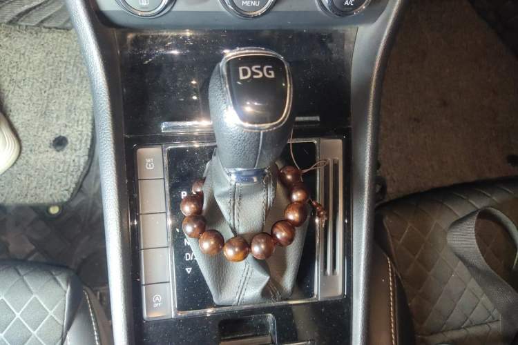 Used Skoda Superb 2018 TSI280 DSG Comfort Edition China V Standard Gear Lever
