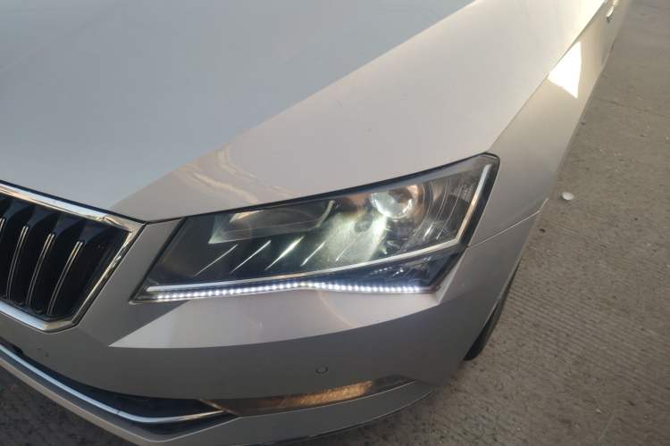 Used Skoda Superb 2018 TSI330 DSG Comfort Edition China V Standard Left Front Headlight