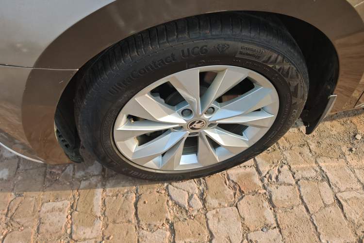 Used Skoda Superb 2018 TSI330 DSG Comfort Edition China V Standard Left Front Wheel Hub