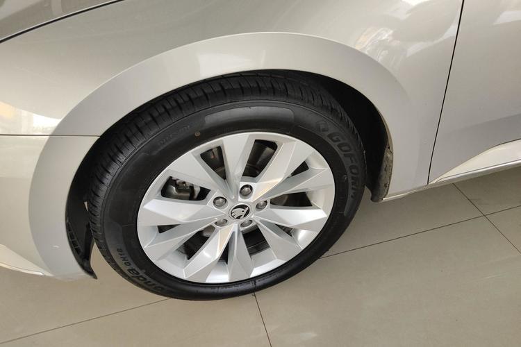 Used Skoda Superb 2018 TSI280 DSG Comfort Edition China V Standard Left Front Wheel Hub