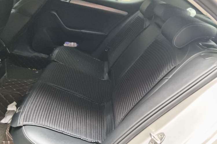 Used Skoda Superb 2018 TSI280 DSG Comfort Edition China V Standard Left Rear Seat
