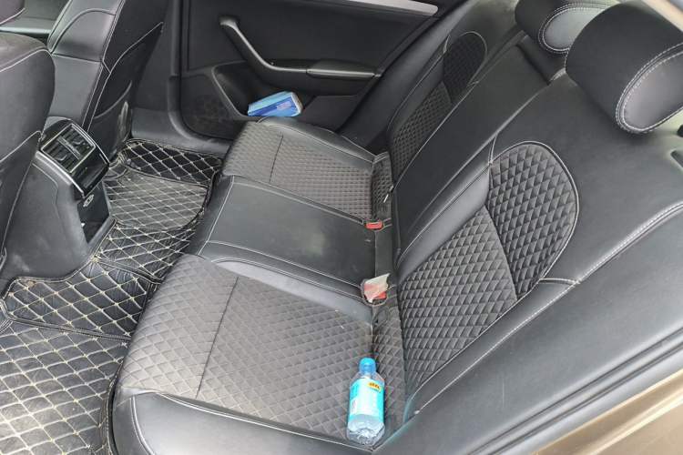 Used Skoda Superb 2018 TSI280 DSG Comfort Edition China V Standard Left Rear Seat