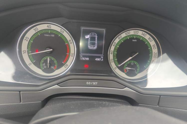 Used Skoda Superb 2018 TSI280 DSG Comfort Edition China V Standard Odometer Close Up