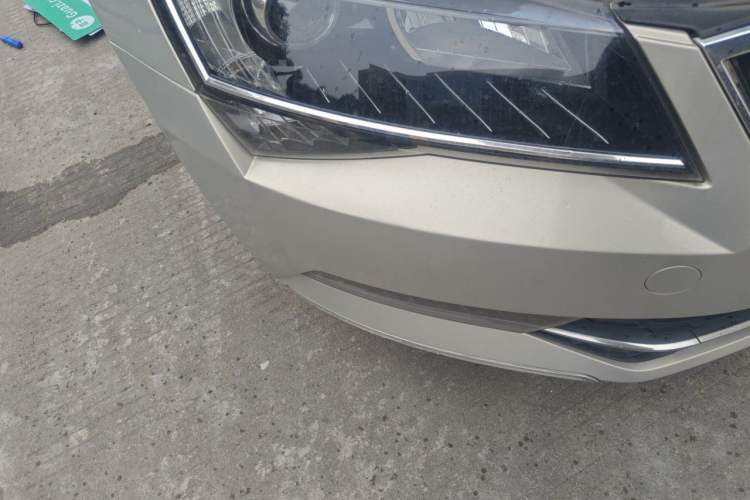 Used Skoda Superb 2018 TSI280 DSG Comfort Edition China V Standard Right Front Headlight