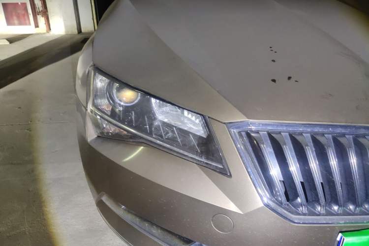Used Skoda Superb 2018 TSI280 DSG Comfort Edition China V Standard Right Front Headlight