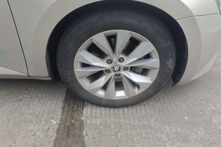 Used Skoda Superb 2018 TSI280 DSG Comfort Edition China V Standard Right Front Wheel Hub