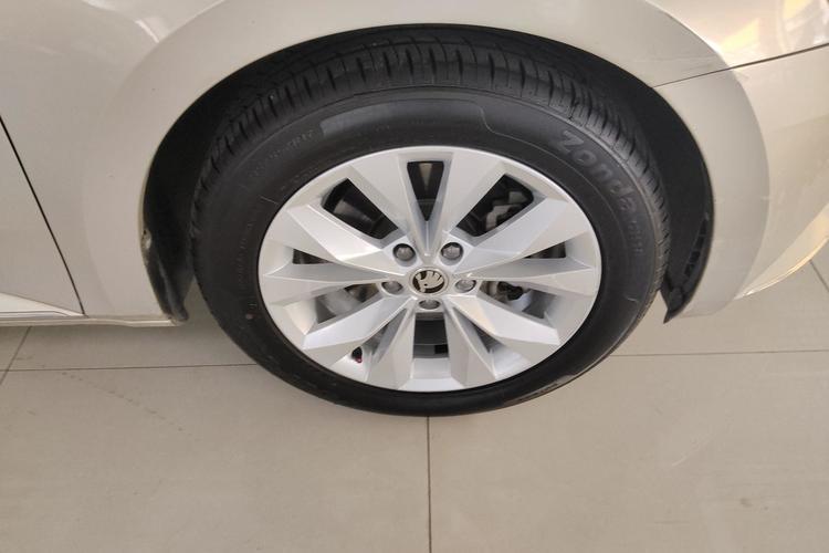 Used Skoda Superb 2018 TSI280 DSG Comfort Edition China V Standard Right Front Wheel Hub