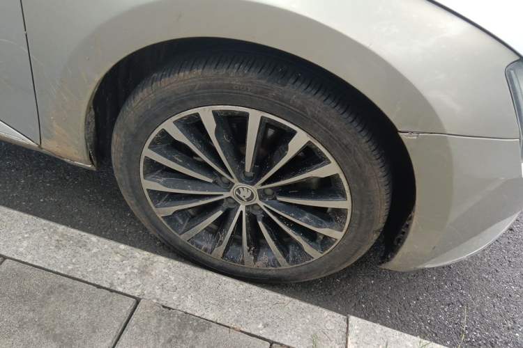 Used Skoda Superb 2018 TSI280 DSG Comfort Edition China V Standard Right Front Wheel Hub