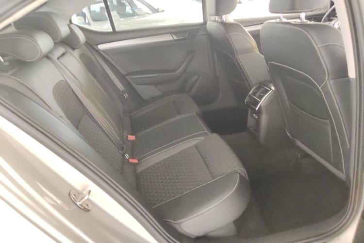 Used Skoda Superb 2018 TSI280 DSG Comfort Edition China V Standard Right Rear Seat